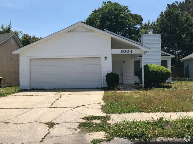 Building Photo - Beautiful 3 Bedroom 2 Bathroom House Off o...