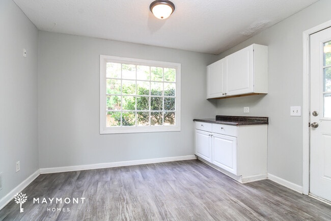 Photo - 211 River Song Rd