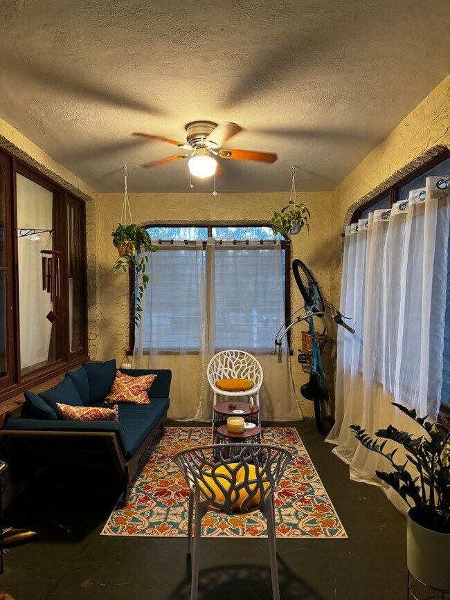 Photo - Beautiful 3 Bedroom, 1 Bathroom House