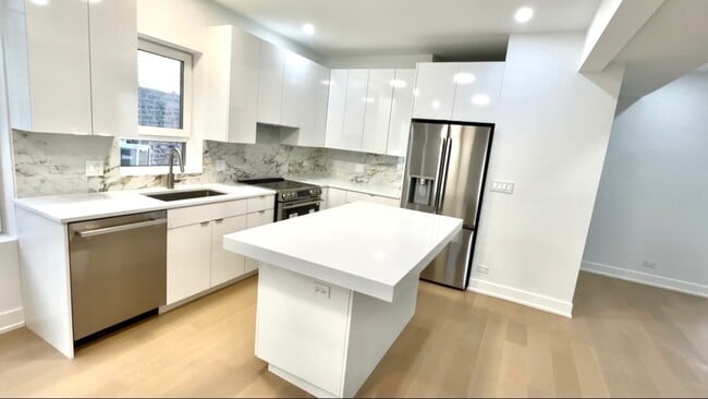 Photo - 5937 N Fairfield Ave