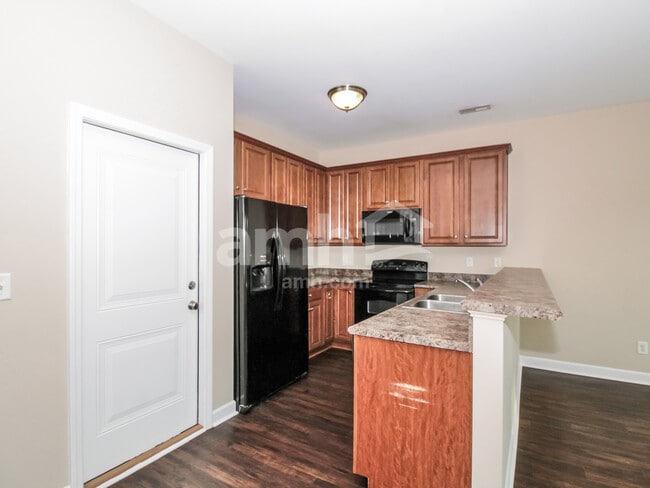 Photo - 28 Thornbury Dr