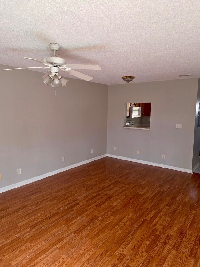 Photo - 716 King Springs Rd