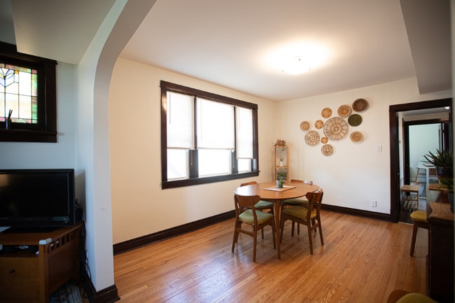 Photo - 5446 Rhodes Ave Unit 2