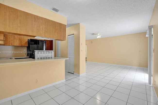 Photo - 2444 Raleigh St Casa