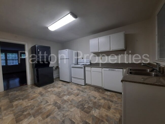 Photo - 1432-1434 Sunnyside Drive - Outside CoC - R13908-02-09 Unit 1434 Sunnyside Drive