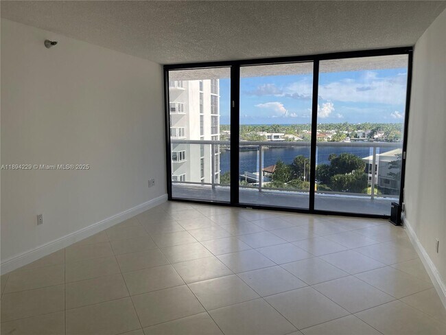 Photo - 20505 E Country Club Dr Unidad 734