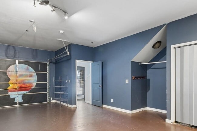 Photo - 238 Walker St SW