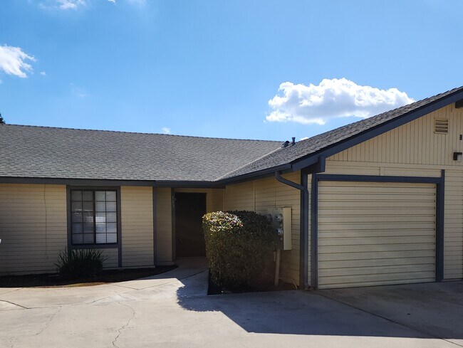 Front of #103 - 4617 N Charles Ave Unit 103