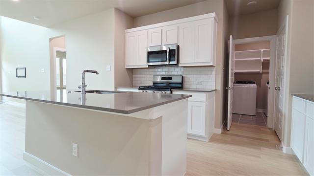 Photo - 913 London Town Ln