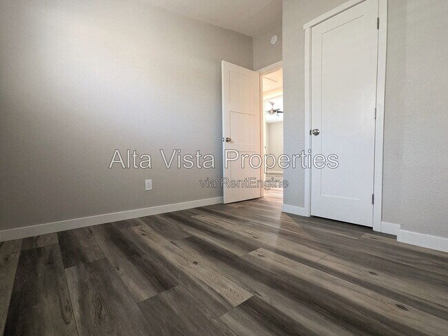 965 Beverly Ave