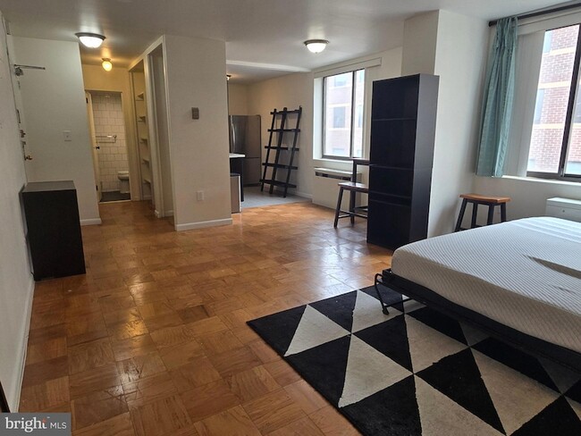 Photo - 522 21st St NW Unit 810
