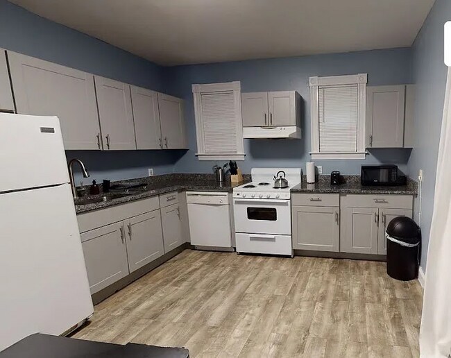 Photo - 101 1/2 Calumet St Unit 1