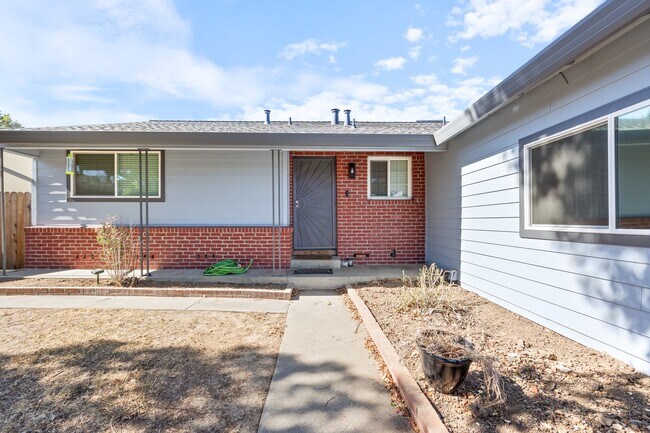 Photo - 6718 51st St House