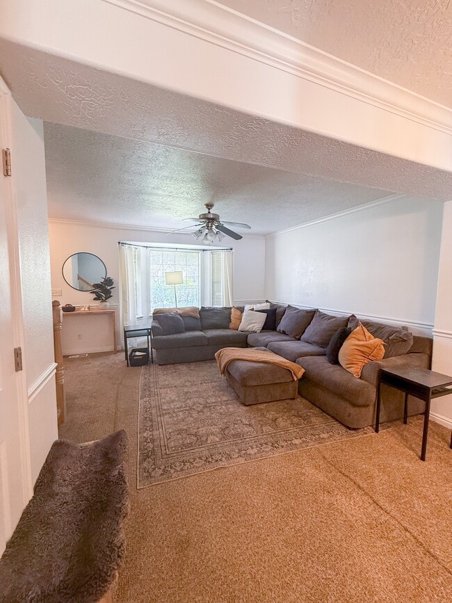 Photo - 884 Capital Ave