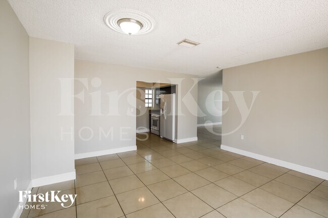 960 N 73rd Way
