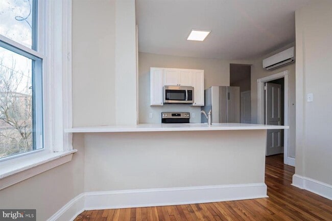 Photo - 1608 N Broom St Unit 5