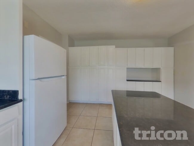 Photo - 573 Laurel St