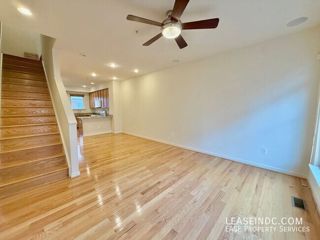 Photo - 1041 5th St SE