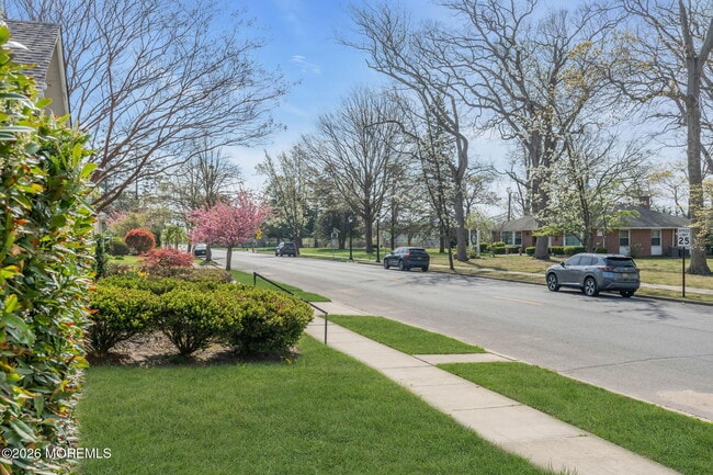 Photo - 115 Grassmere Avenue