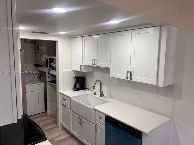 Photo - 820 SW 12th Ave