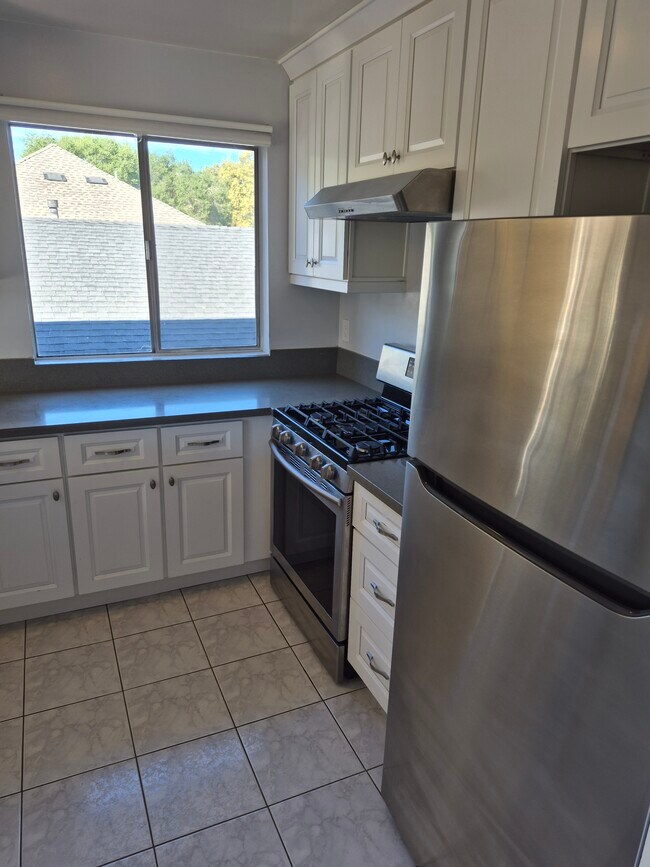 848 San Pascual Ave Unit 2