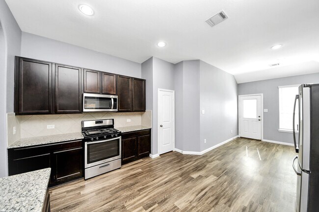 Photo - 2335 Spring Hollow Dr