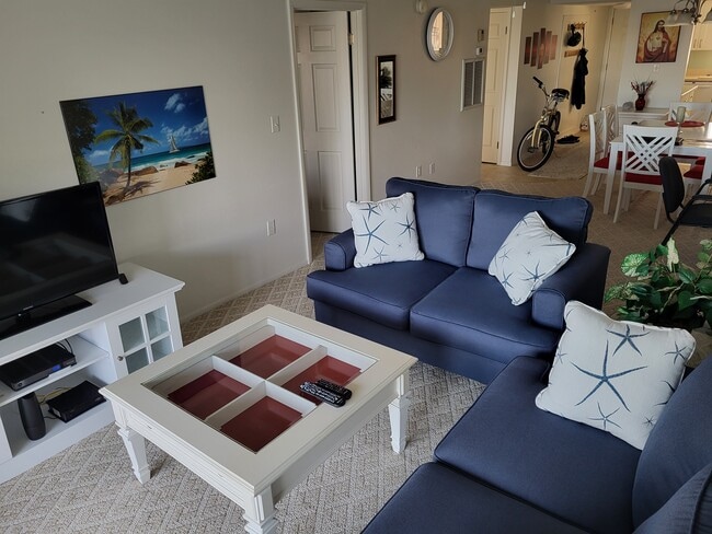 Living Room - 3943 Lake Bayshore Dr Unit F404