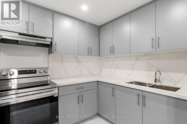 Photo - 392 Clarkson Gate