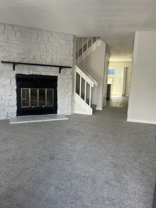 Living room - 8212 S Fillmore Cir (Centennial, CO)