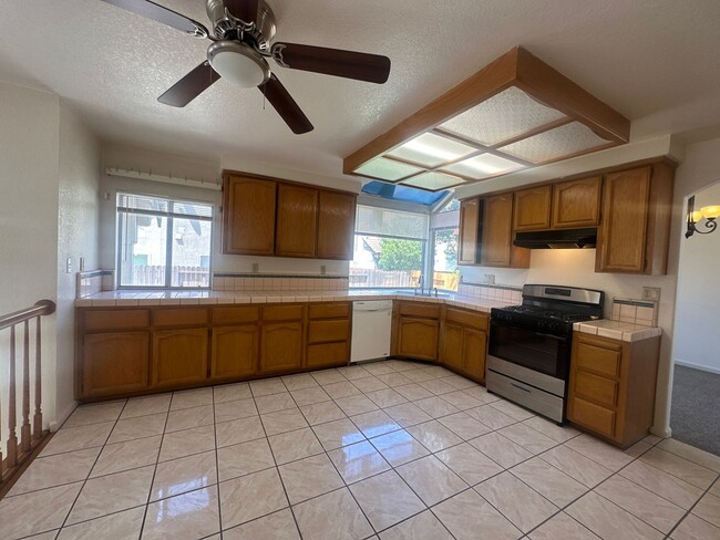 Photo - 325 Melbourne Dr