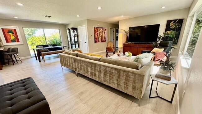 Photo - 1815 Barker Dr