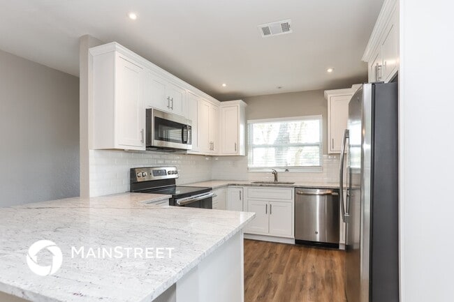 Photo - 2053 Barcelona Dr S