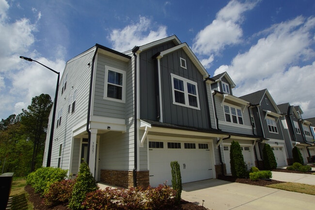 Photo - 3027 Dunnock Dr