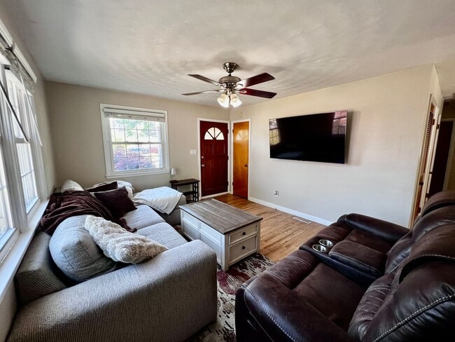 Photo - Charming 3 bedroom located in the heart of Chesapeake