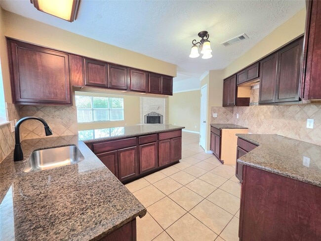 Photo - 6510 Lynngate Dr