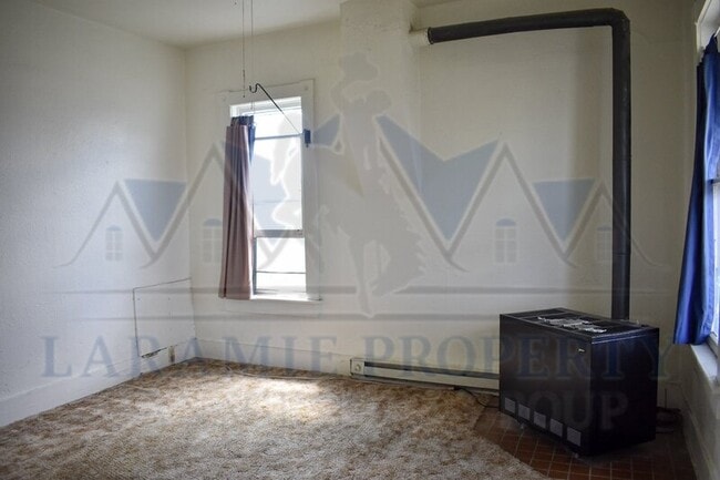 Photo - 208 E Sheridan St