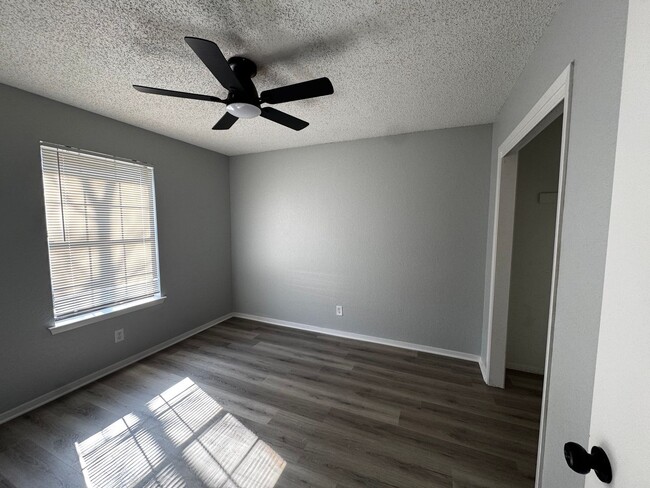 Photo - Great 3 bedroom for under 2K!