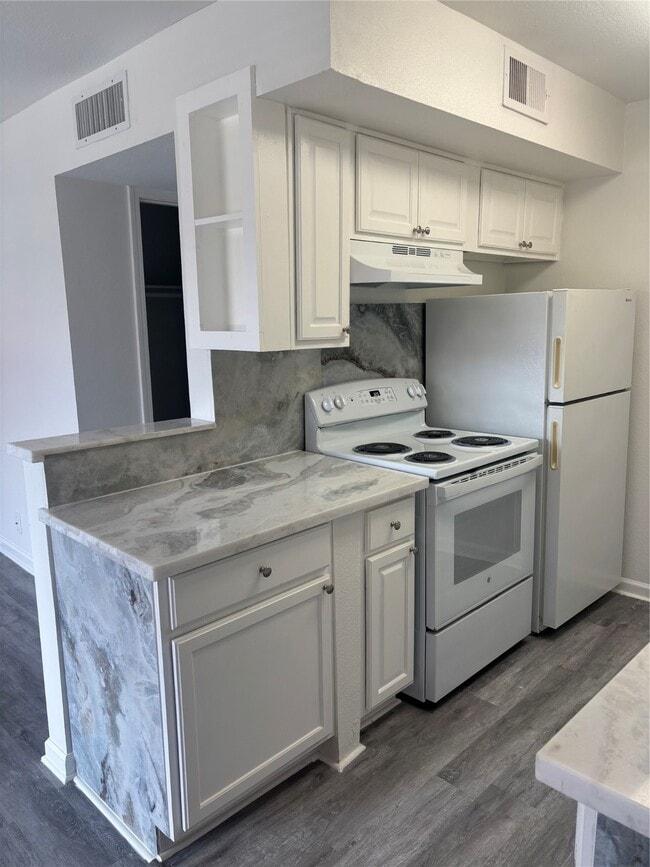 Building Photo - 2828 61st St Unit 106 Rental