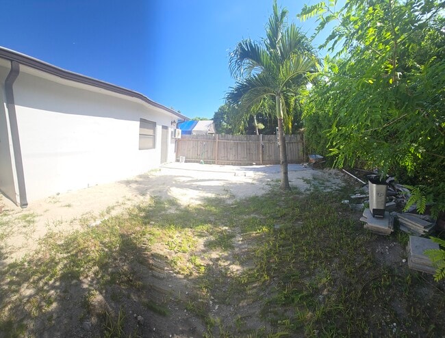 Photo - 13800 Harrison St