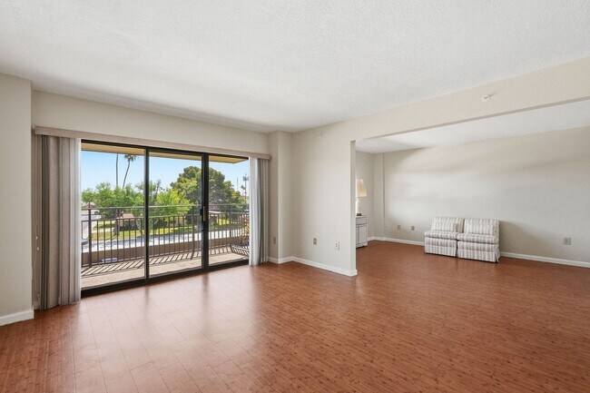 10330 W Thunderbird Blvd Unit C319