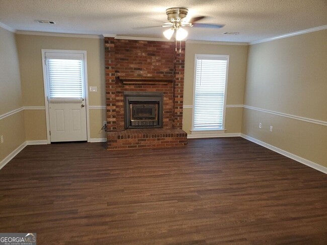 Building Photo - 104 Mockingbird Dr