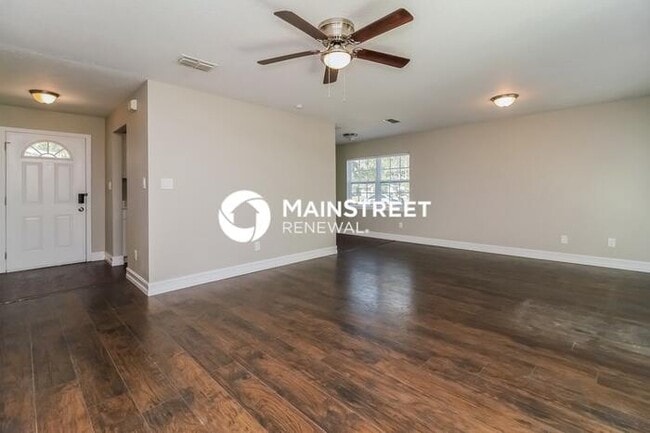 Photo - 3 Bedroom Pet-Friendly Home in Sanford, FL...