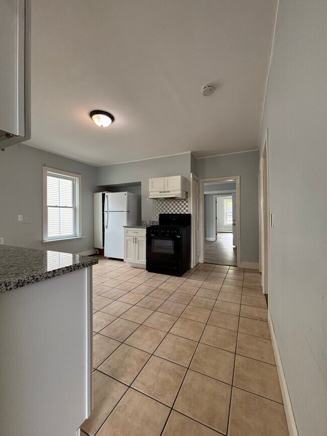 Photo - 33 1/2 Barclay St Unidad 3