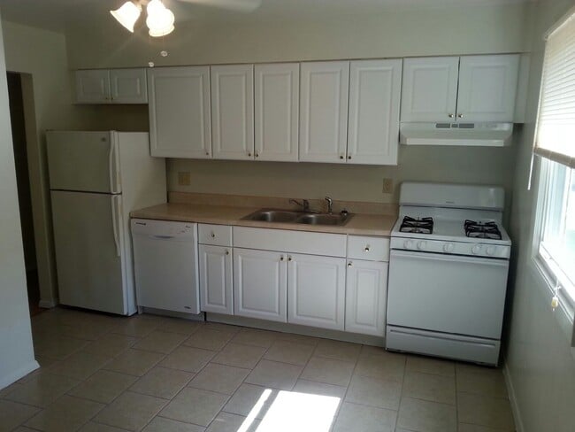 Photo - 1205 Wall St Unit 2
