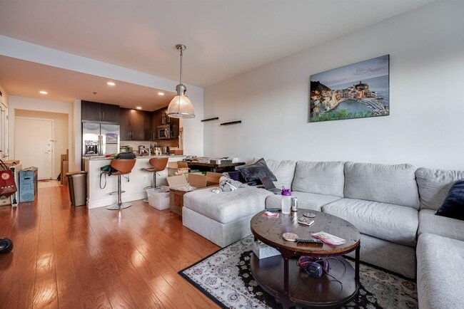 Photo - 1125 Maxwell Ln Unit 609