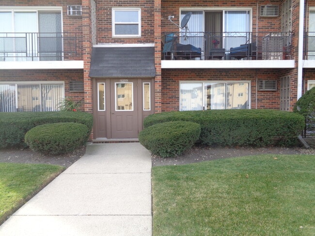 Building Photo - 11946 S Ridgeway Ave Unit 1B
