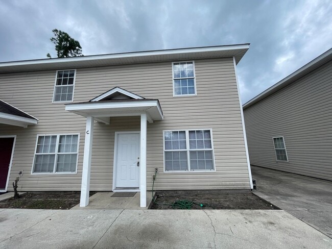 Building Photo - 1803 Hickory Ave Unit #C Rental