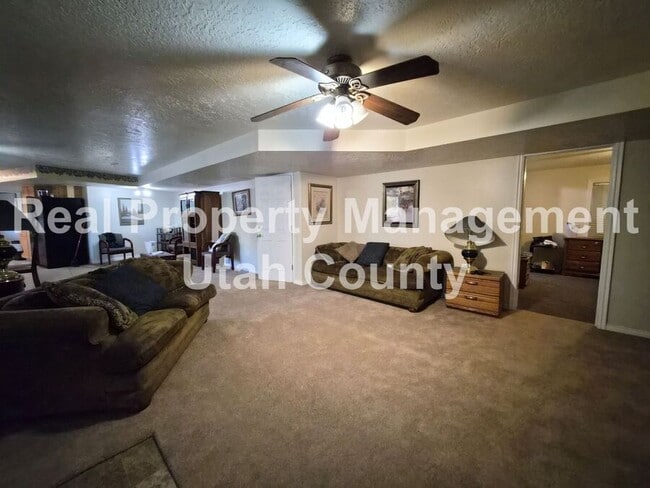 Photo - 22 W 400 N St