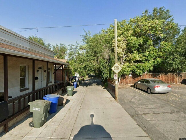 Photo - 862 E Menlo Ave