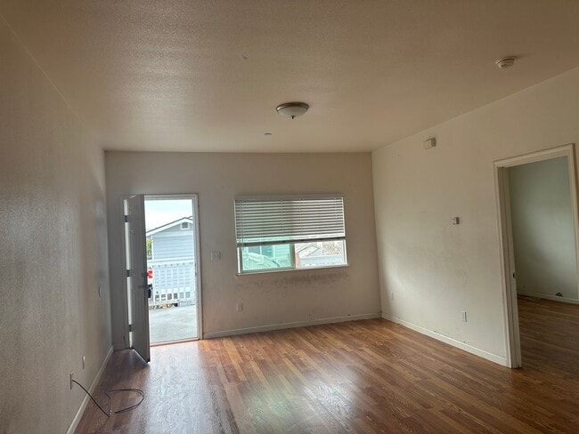 Photo - 1258 Ramona Ave Unit B